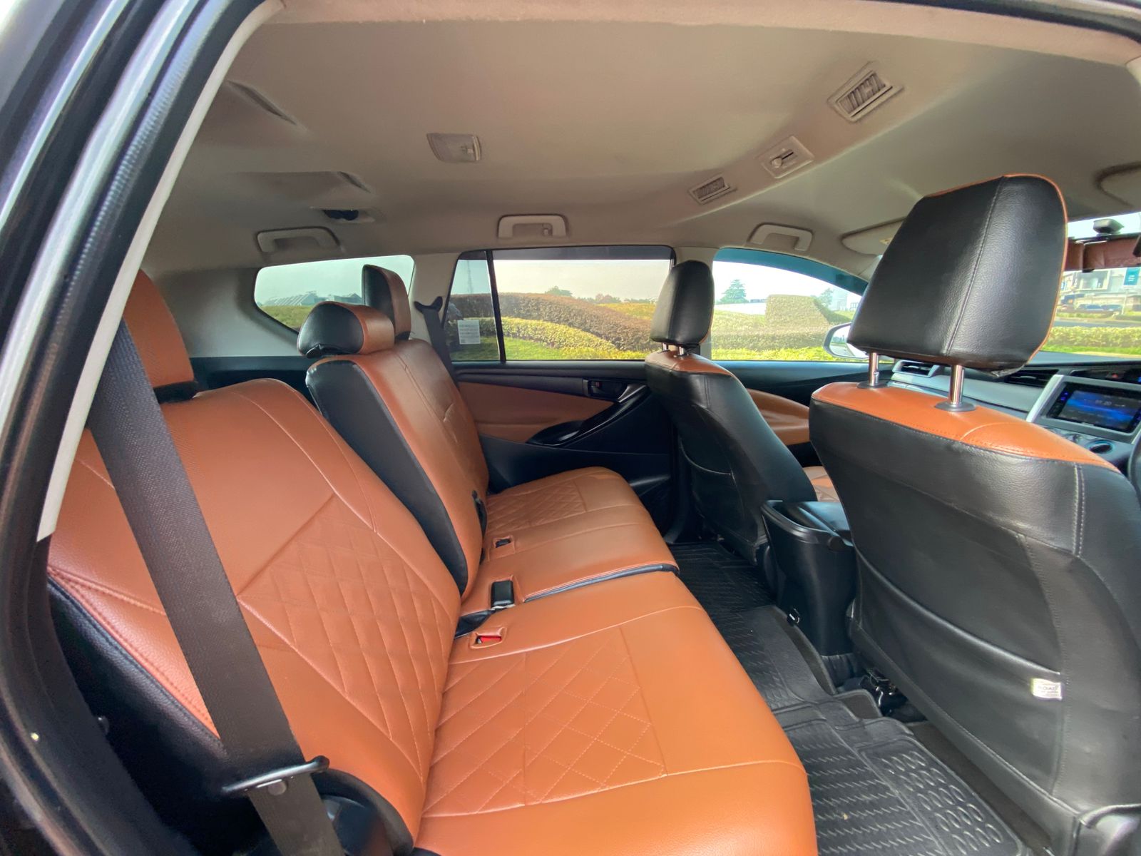 Toyota  Innova  G at 2019 thumbnail 2